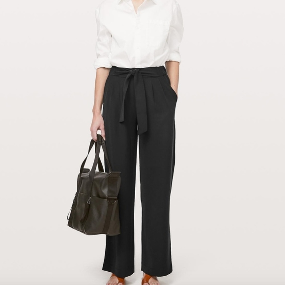 Lululemon Noir Pant (NWT)